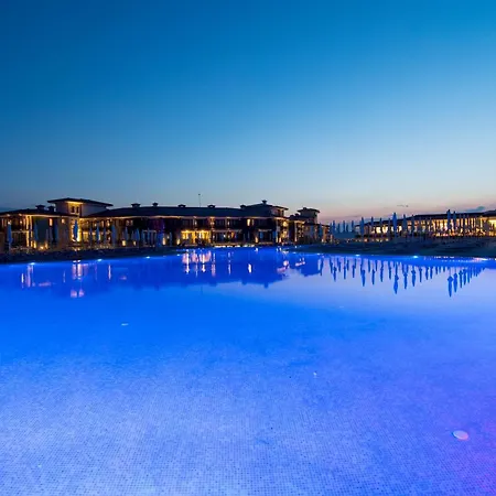 Nevis & Aqua Park Station touristique 4*