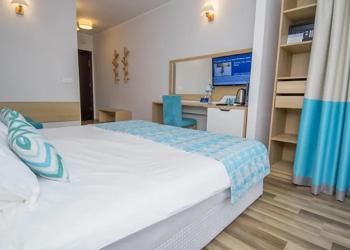 Nevis & Aqua Park Resort