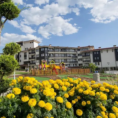 Nevis & Aqua Park 4* 阳光海滩