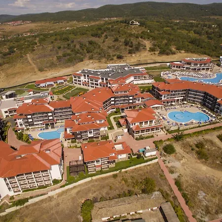 Nevis & Aqua Park ساني بيتش