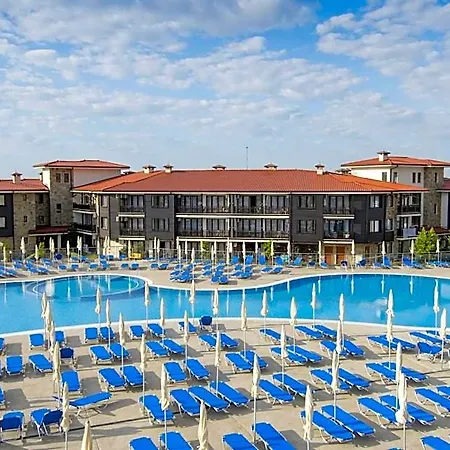 منتجع Nevis & Aqua Park