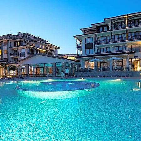 Nevis & Aqua Park אתר נופש