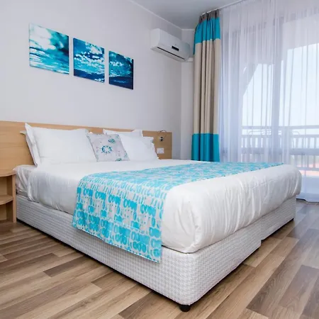 منتجع Nevis & Aqua Park ساني بيتش
