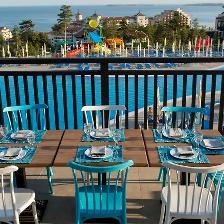 Nevis & Aqua Park 4* ساني بيتش