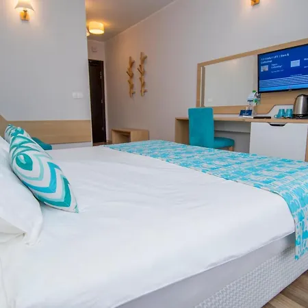 Nevis & Aqua Park منتجع 4*