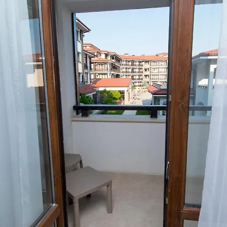 Nevis & Aqua Park リゾート サニービーチ