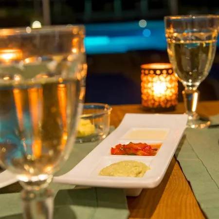 Nevis & Aqua Park サニービーチ