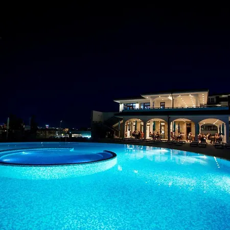 منتجع Nevis & Aqua Park ساني بيتش