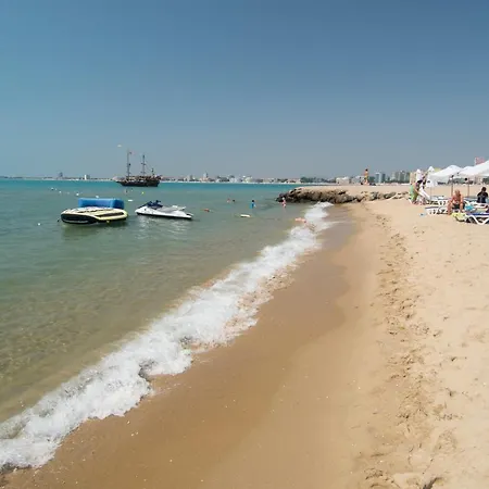 Nevis & Aqua Park 4* ساني بيتش