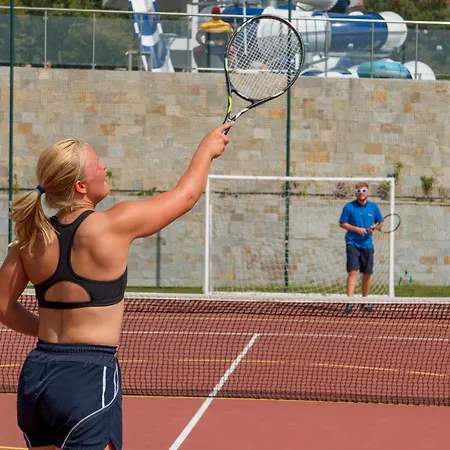 Nevis & Aqua Park リゾート 4*