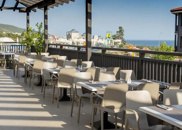 Resort Nevis & Aqua Park 4*