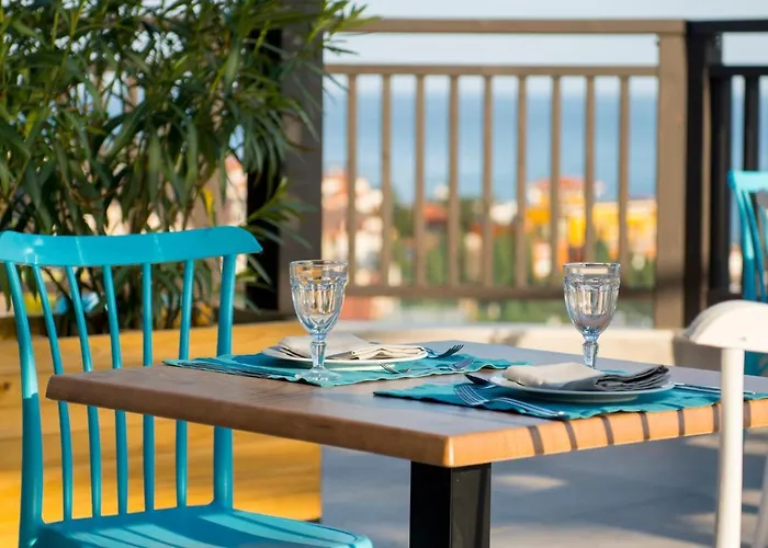 Nevis & Aqua Park Солнечный берег