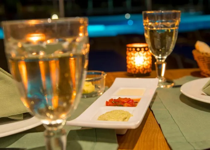 Nevis & Aqua Park סאני ביץ'