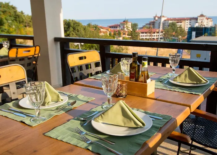 Nevis & Aqua Park Курортный комплекс 4*