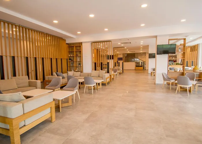 Курортный комплекс Nevis & Aqua Park 4*