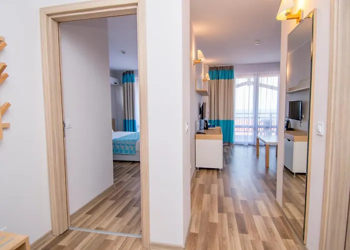 Nevis & Aqua Park 4* 써니비치