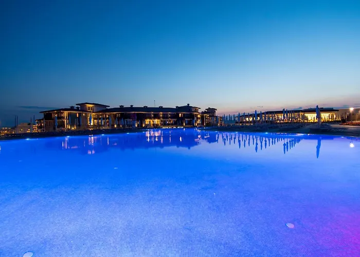 Nevis & Aqua Park 리조트 4*